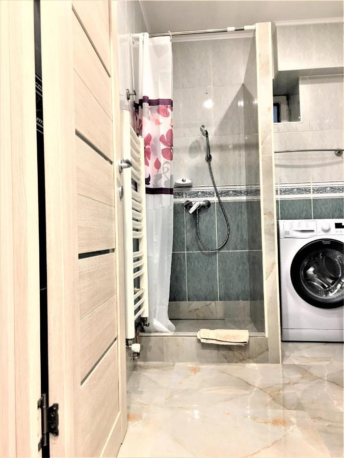Large Apartment In Ultra-Central Location Braşov Exterior foto